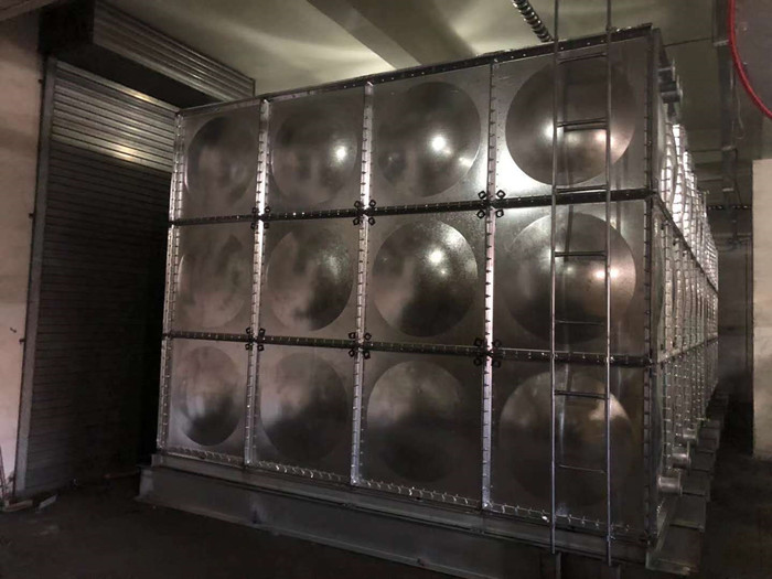 鍍鋅水箱制作方法及用途