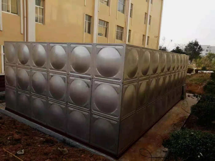 方形不銹鋼水箱的安裝調(diào)試需要注意什么?