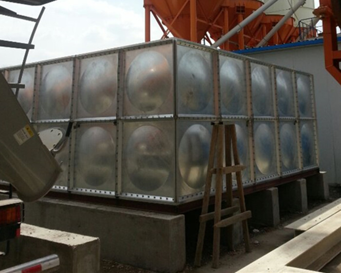 鍍鋅水箱工作結構特性展示