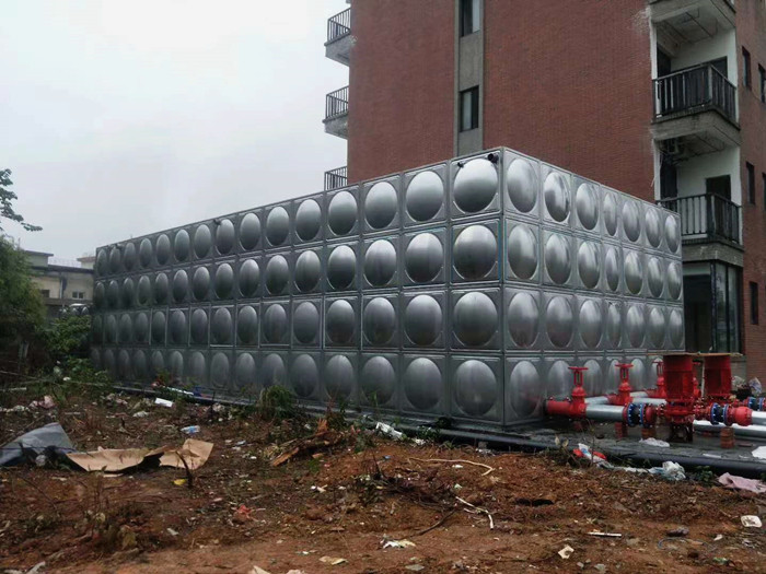 細(xì)說(shuō)不銹鋼水箱的定制要求