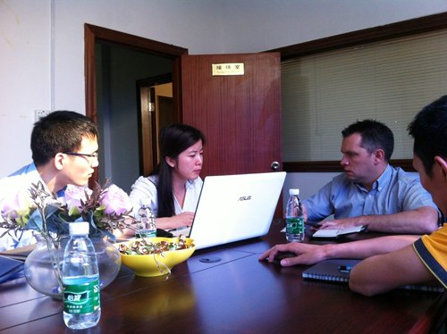 化妝品吸塑----英碩牽手美國(guó)客戶