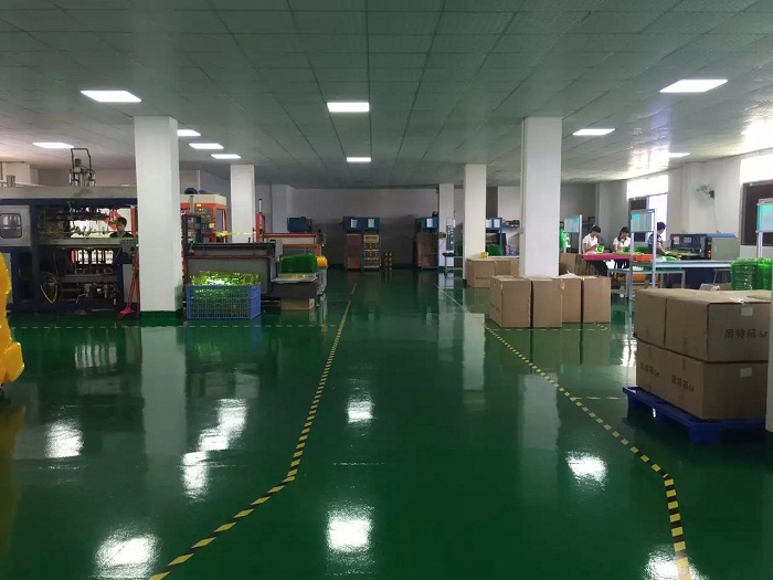 店家高價(jià)賣蟹拔腿已遭重罰，英碩吸塑廠用良心講話