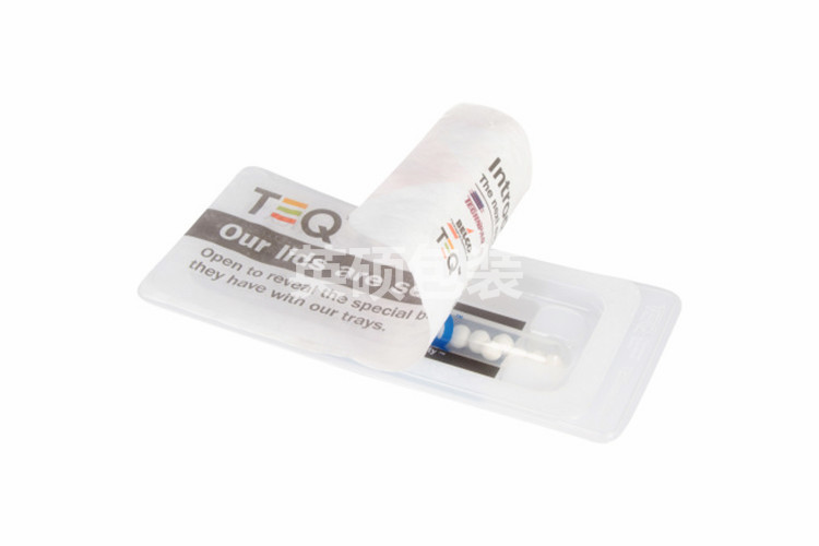 依據(jù)法規(guī)，醫(yī)療器械包裝標(biāo)識(shí)應(yīng)體現(xiàn)哪些內(nèi)容？